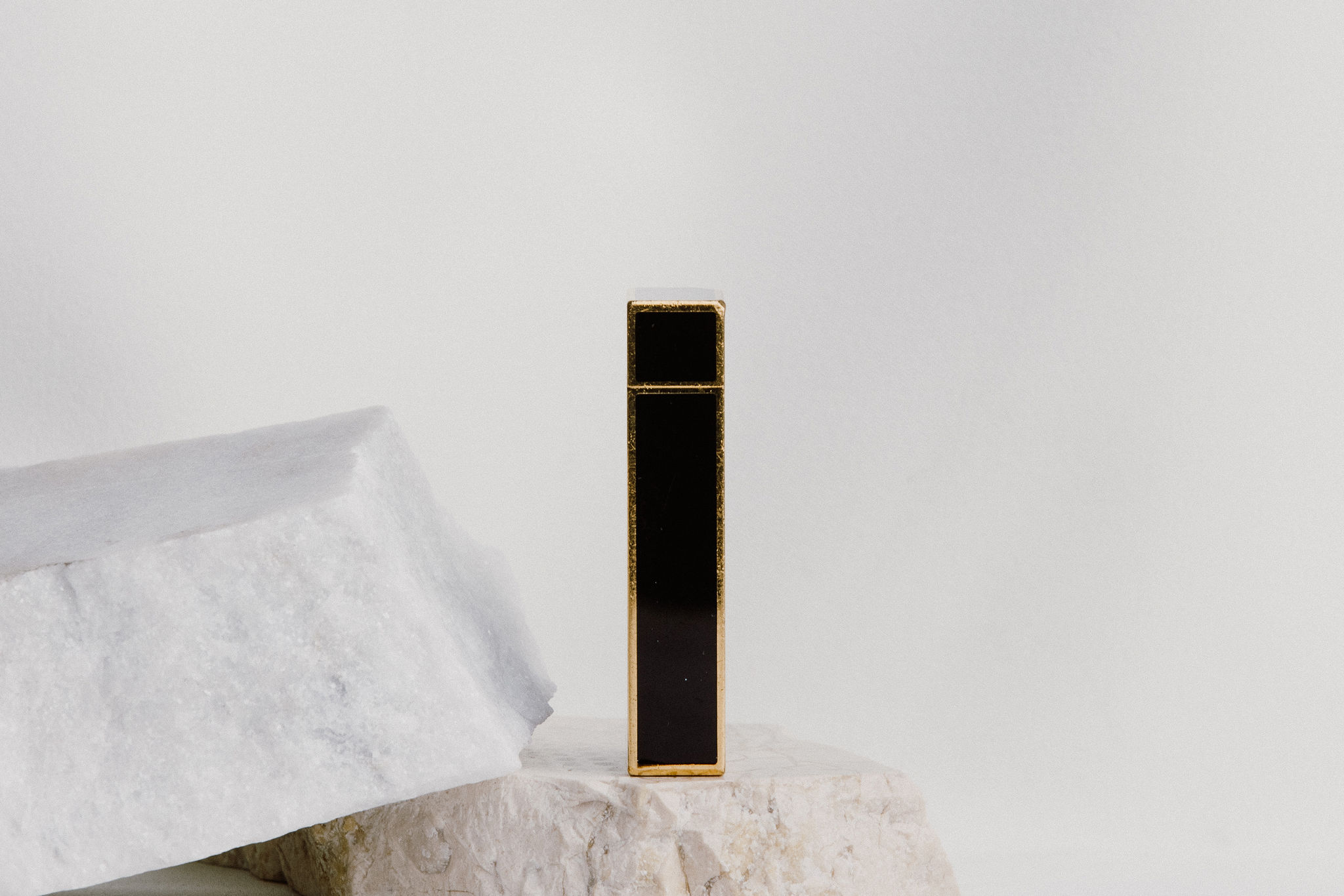 Cartier Must de Cartier Vintage Collectible Black Lacquer Gold-Tone Lighter - Image 5