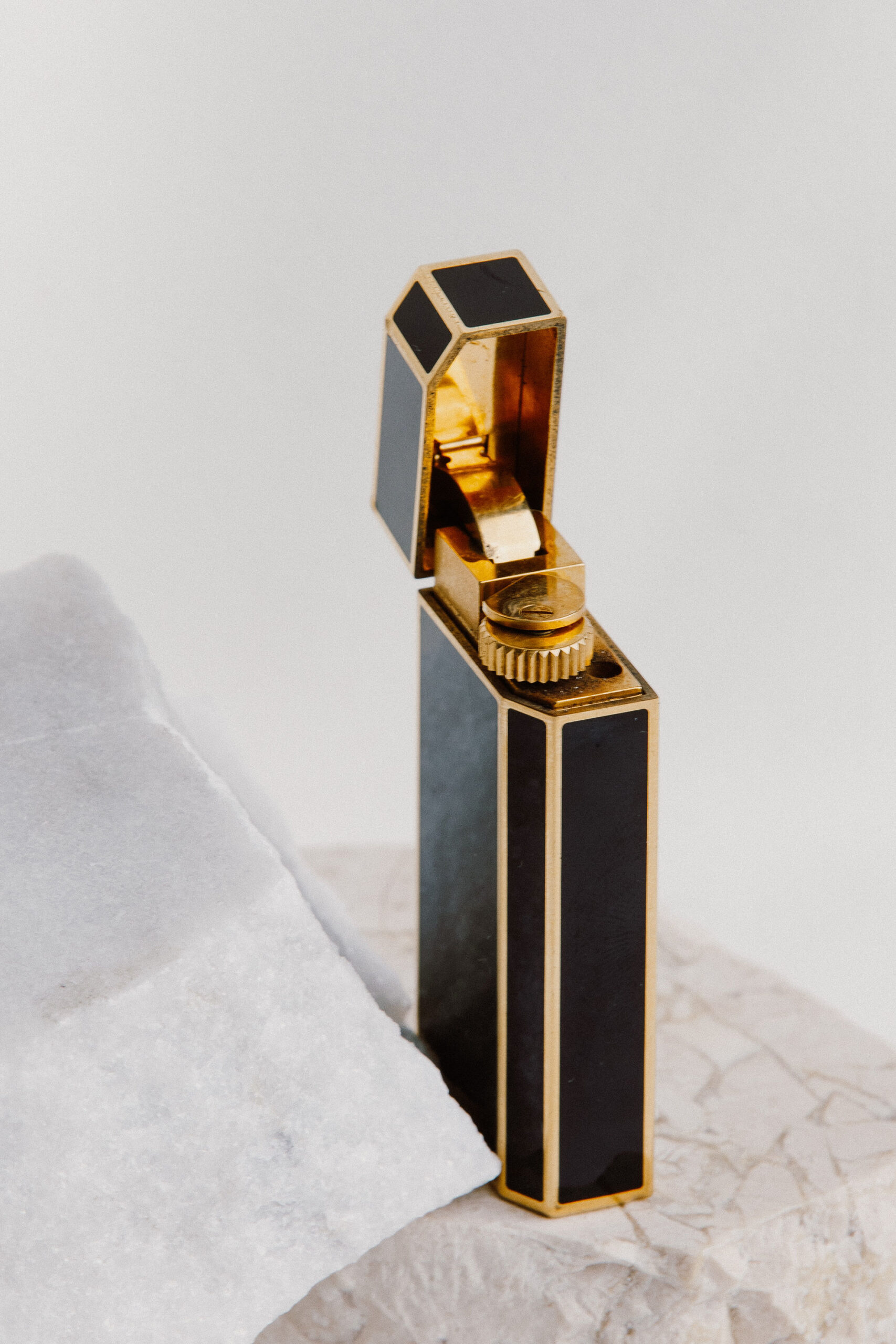 Cartier Must de Cartier Vintage Collectible Black Lacquer Gold-Tone Lighter - Image 12