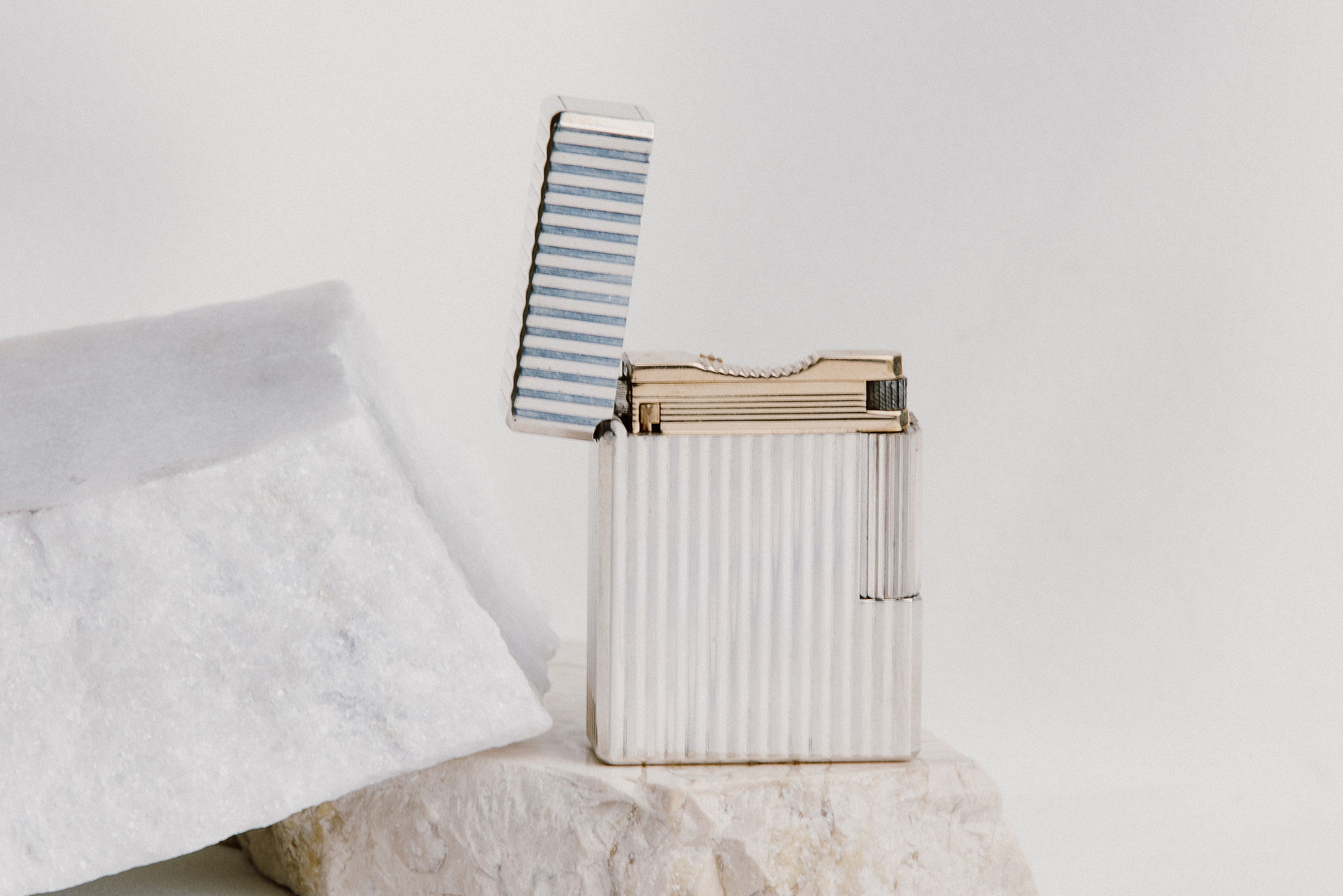 S.T. Dupont Ligne 1 Vintage Collectible Silver-Plated Ribbed Lighter - Image 5