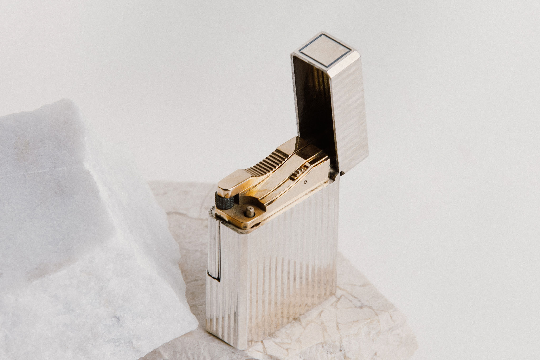 S.T. Dupont Ligne 1 Vintage Collectible Silver-Plated Ribbed Lighter - Image 9