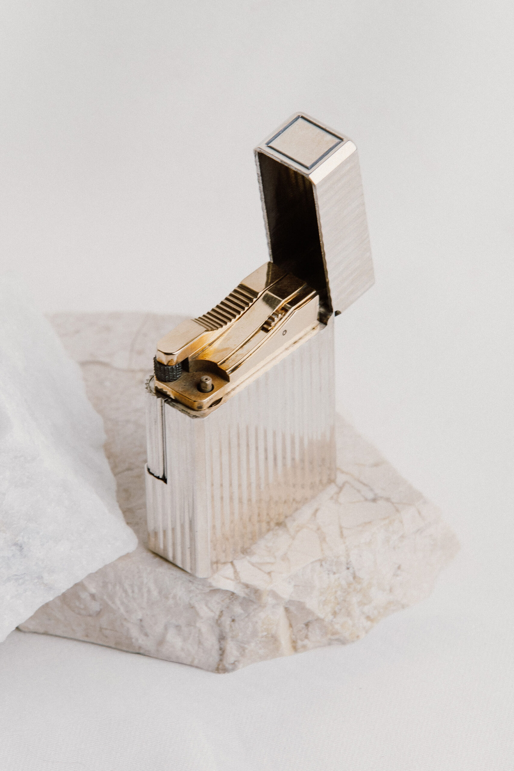 S.T. Dupont Ligne 1 Vintage Collectible Silver-Plated Ribbed Lighter - Image 10
